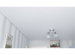 Ремонт потолка на кухне 8 м2 с использованием пленки VIPCEILING серии MONLANGE M9001 (2.15)