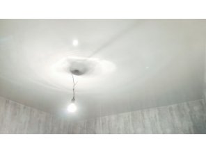 Ремонт потолка в спальне 13 м2 с использованием пленки VIPCEILING серии MONLANGE L9001 (3.25)
