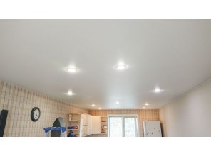 Ремонт потолка на кухне 24 м2 с использованием пленки VIPCEILING серии MONLANGE M9001 (3.25)