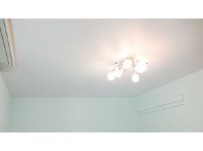 Ремонт потолка в спальне 10 м2 с использованием пленки VIPCEILING серии MONLANGE M9001 (3.25)