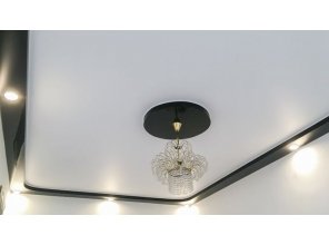 Ремонт потолка для зала 27 м2 с использованием пленки VIPCEILING серии MONLANGE L9003 (3.50)