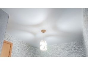 Ремонт потолка в коридоре 8 м2 с использованием пленки VIPCEILING серии MONLANGE M9001 (2.15)