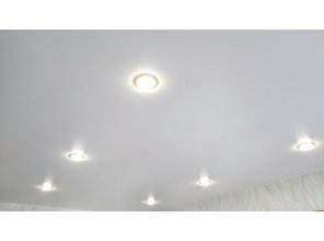 Монтаж потолка в спальне 10 м2 с использованием пленки VIPCEILING серии MONLANGE S9020 (2.60)