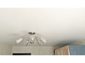 Монтаж потолка в спальне 13 м2 с использованием пленки VIPCEILING серии MONLANGE M9001 (3.25)