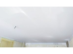 Монтаж потолка для зала 18 м2 с использованием пленки VIPCEILING серии MONLANGE M7001 (3.50)