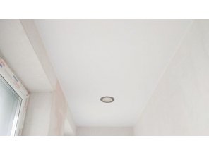 Монтаж потолка в квартире 4 м2 с использованием пленки VIPCEILING серии MONLANGE M9001 (2.15)