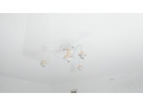 Монтаж потолка на кухне 9 м2 с использованием пленки VIPCEILING серии MONLANGE L9001 (2.60)