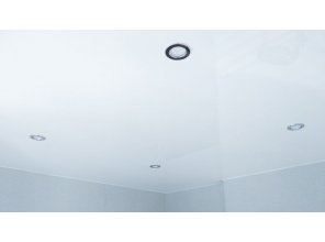 Монтаж потолка на кухне 8 м2 с использованием пленки VIPCEILING серии MONLANGE L9001 (2.60)