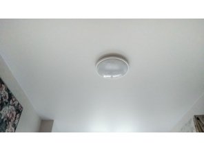 Монтаж потолка в гостиной 20 м2 с использованием пленки VIPCEILING серии MONLANGE S9020 (3.25)