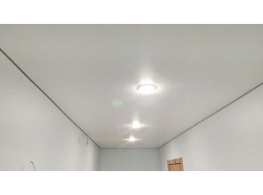 Монтаж потолка в коридоре 7 м2 с использованием пленки VIPCEILING серии MONLANGE M9001 (2.15)