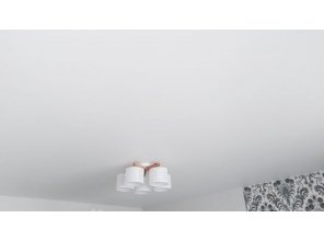 Монтаж потолка в спальне 14 м2 с использованием пленки VIPCEILING серии MONLANGE M9001 (3.50)