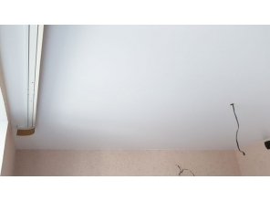 Монтаж потолка на кухне 12 м2 с использованием пленки VIPCEILING серии MONLANGE S9020 (3.50)