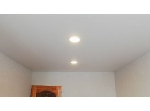 Монтаж потолка в спальне 10 м2 с использованием пленки VIPCEILING серии MONLANGE M9001 (2.60)