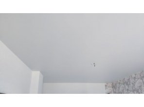 Монтаж потолка в спальне 11 м2 с использованием пленки VIPCEILING серии MONLANGE M9001 (3.25)