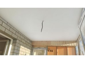 Монтаж потолка в квартире 7 м2 с использованием пленки VIPCEILING серии MONLANGE M9001 (2.15)