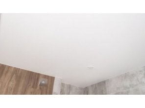 Монтаж потолка в ванной 5 м2 с использованием пленки VIPCEILING серии MONLANGE M9001 (2.15)