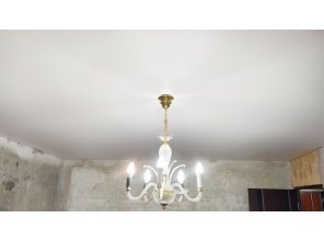 Монтаж потолка в гостиной 17 м2 с использованием пленки VIPCEILING серии MONLANGE M9001 (3.80)