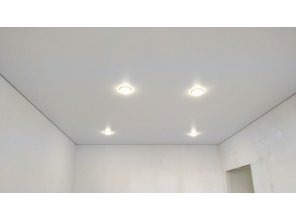 Монтаж потолка в спальне 13 м2 с использованием пленки VIPCEILING серии MONLANGE S9020 (3.25)