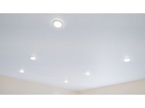 Монтаж потолка в деревянном доме 15 м2 с использованием пленки VIPCEILING серии MONLANGE M9001 (3.80)