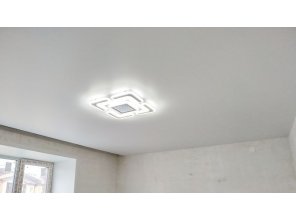 Монтаж потолка в гостиной 16 м2 с использованием пленки VIPCEILING серии MONLANGE S9020 (3.50)