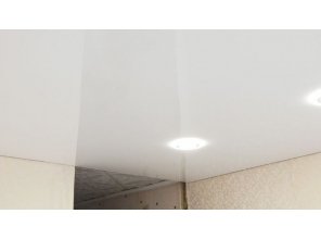 Монтаж потолка на кухне 8 м2 с использованием пленки VIPCEILING серии MONLANGE L9001 (3.25)