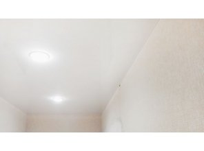 Монтаж потолка в прихожей 8 м2 с использованием пленки VIPCEILING серии MONLANGE L9001 (2.15)