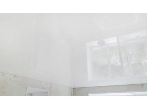 Монтаж потолка для зала 15 м2 с использованием пленки VIPCEILING серии MONLANGE L9001 (3.25)