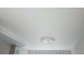 Монтаж потолка на кухне 8 м2 с использованием пленки VIPCEILING серии MONLANGE M9001 (2.15)