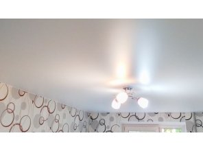 Монтаж потолка в гостиной 15 м2 с использованием пленки VIPCEILING серии MONLANGE S9020 (3.25)