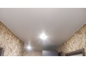 Монтаж потолка в прихожей 11 м2 с использованием пленки VIPCEILING серии MONLANGE M9001 (3.25)