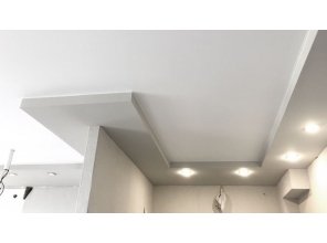 Монтаж потолка в квартире 19 м2 с использованием пленки VIPCEILING серии MONLANGE M9001 (4.35)