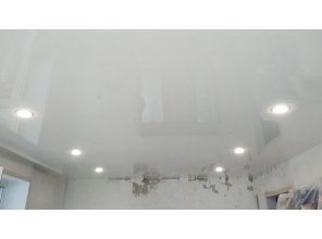 Монтаж потолка для зала 17 м2 с использованием пленки VIPCEILING серии MONLANGE L9001 (3.25)