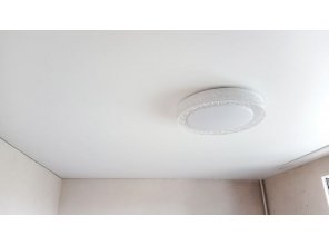 Монтаж потолка в спальне 11 м2 с использованием пленки VIPCEILING серии MONLANGE M9001 (2.60)