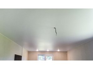 Монтаж потолка для зала 22 м2 с использованием пленки VIPCEILING серии MONLANGE M9001 (3.25)