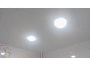 Монтаж потолка в ванной 4 м2 с использованием пленки VIPCEILING серии MONLANGE L9001 (3.50)
