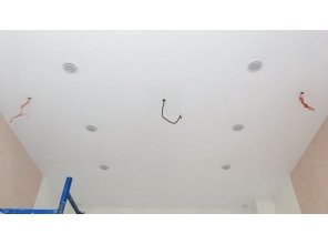 Монтаж потолка в офисе 21 м2 с использованием пленки VIPCEILING серии MONLANGE S9020 (3.80)