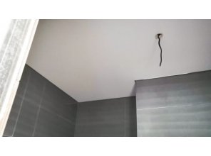 Монтаж потолка в ванной 3 м2 с использованием пленки VIPCEILING серии MONLANGE M9001 (2.15)