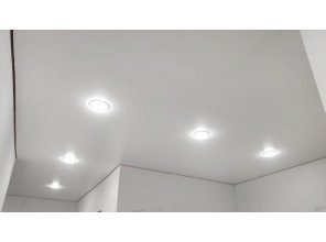 Монтаж потолка в коридоре 12 м2 с использованием пленки VIPCEILING серии MONLANGE S9020 (5.45)