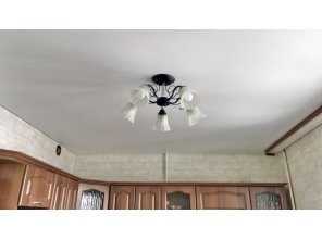 Монтаж потолка на кухне 12 м2 с использованием пленки VIPCEILING серии MONLANGE M9001 (3.25)