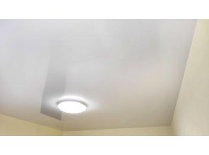 Монтаж потолка в спальне 14 м2 с использованием пленки VIPCEILING серии MONLANGE L9001 (3.50)