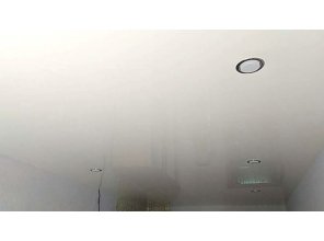 Монтаж потолка в спальне 14 м2 с использованием пленки VIPCEILING серии MONLANGE L9001 (3.50)