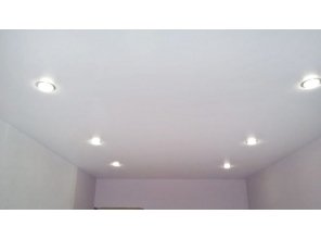 Монтаж потолка в спальне 16 м2 с использованием пленки VIPCEILING серии MONLANGE M9001 (3.50)