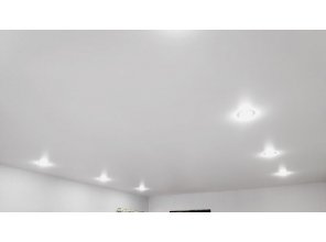 Монтаж потолка для зала 16 м2 с использованием пленки VIPCEILING серии MONLANGE M9001 (3.50)