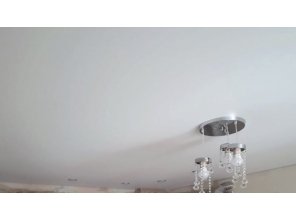 Монтаж потолка на кухне 12 м2 с использованием пленки VIPCEILING серии MONLANGE M9001 (3.50)