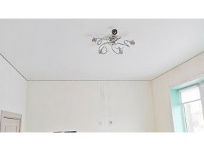 Монтаж потолка в спальне 11 м2 с использованием пленки VIPCEILING серии MONLANGE M9001 (3.50)