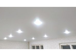 Монтаж потолка для зала 20 м2 с использованием пленки VIPCEILING серии MONLANGE M9001 (3.50)