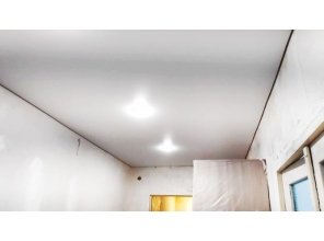 Монтаж потолка в коридоре 8 м2 с использованием пленки VIPCEILING серии MONLANGE M9001 (2.15)