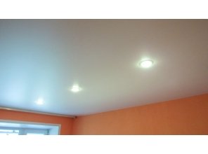 Монтаж потолка в спальне 13 м2 с использованием пленки VIPCEILING серии MONLANGE S9020 (3.50)