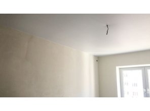 Монтаж потолка на кухне 11 м2 с использованием пленки VIPCEILING серии MONLANGE M9001 (3.50)