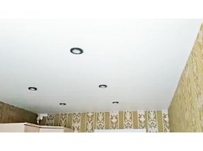Монтаж потолка в спальне 11 м2 с использованием пленки VIPCEILING серии MONLANGE M9001 (3.50)